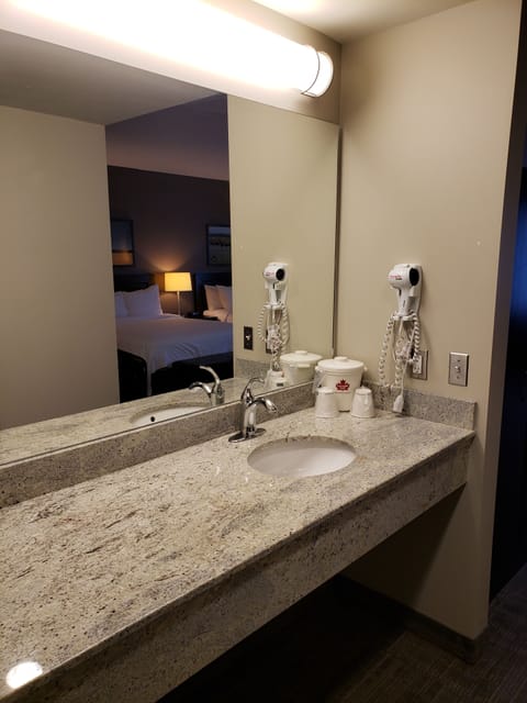Deluxe Room, 2 Queen Beds | Bathroom sink