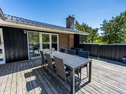 House | Outdoor dining