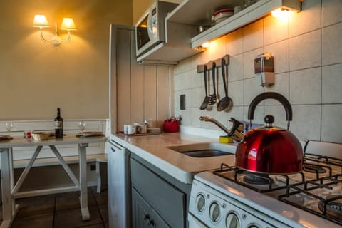 Bungalow, 1 Bedroom | Private kitchen