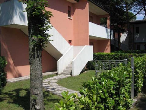 Apartment, 1 Bedroom, Balcony, Garden View | Property entrance