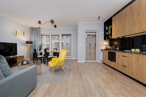 Apartment, 1 Bedroom, Balcony | Living area
