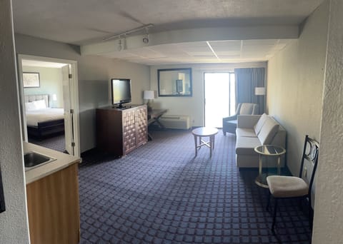 Presidential Suite | In-room safe, desk, laptop workspace, iron/ironing board