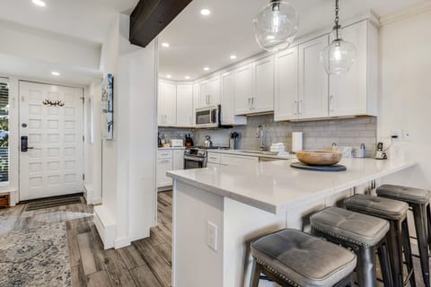 Fully renovated modern kitchen