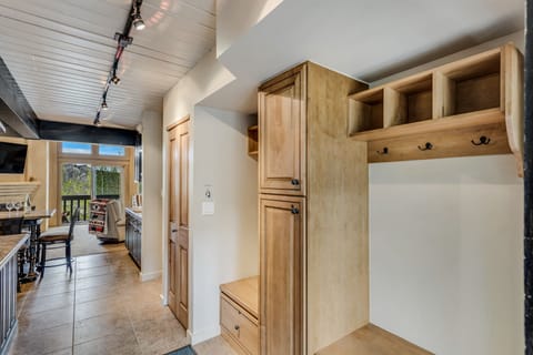 Entrance with storage