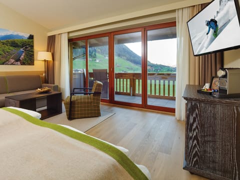 Junior Suite, Balcony, Mountain View | 1 bedroom, premium bedding, pillowtop beds, minibar