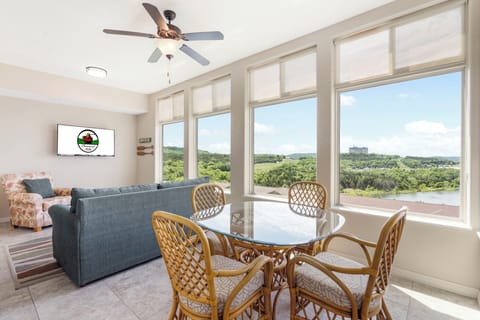 All Season Sunroom with a Great Lake View, Cable TV, Extra Seating