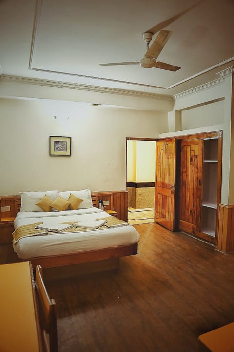 Standard Room | Free WiFi, bed sheets