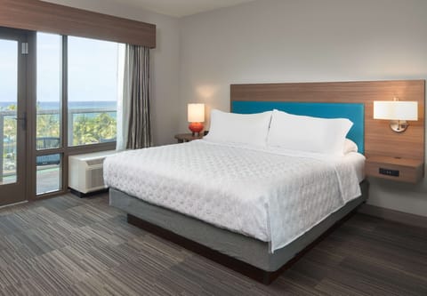 Suite, 1 King Bed, Ocean View | In-room safe, individually furnished, desk, laptop workspace