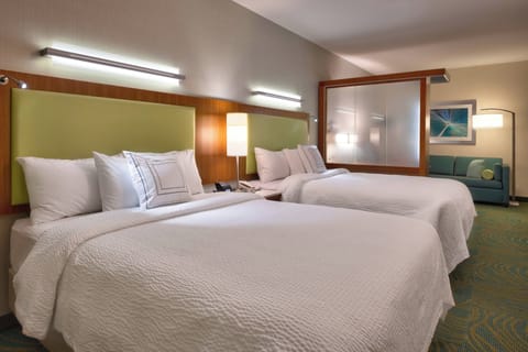 Pillowtop beds, in-room safe, desk, soundproofing