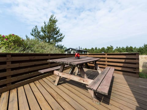 House | Outdoor dining