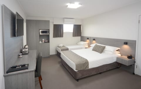 Motel Double and Single | Free WiFi, bed sheets