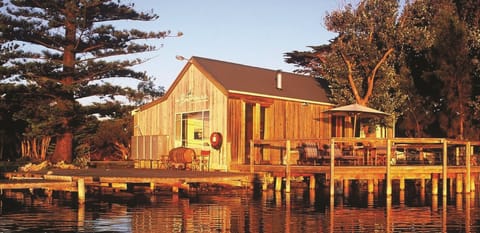 Boathouse Retreat | Terrace/patio