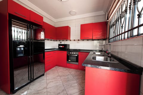 Executive Double Room | Shared kitchen | Mini-fridge, microwave, stovetop, rice cooker