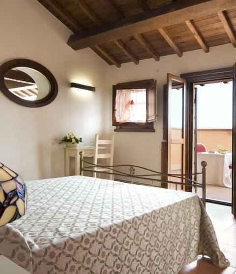 Economy Double Room | In-room safe, blackout drapes, free WiFi, bed sheets