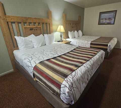 Two Queen Bed Motel Unit | Iron/ironing board, free WiFi, bed sheets, alarm clocks