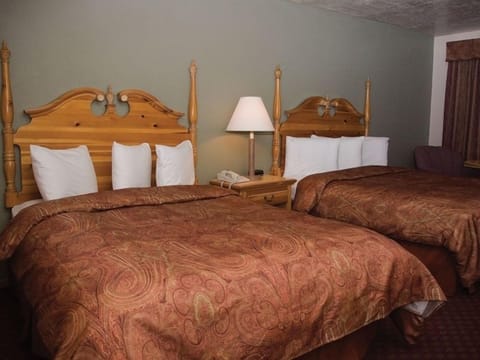 Two Queen Bed Motel Unit | Iron/ironing board, free WiFi, bed sheets, alarm clocks