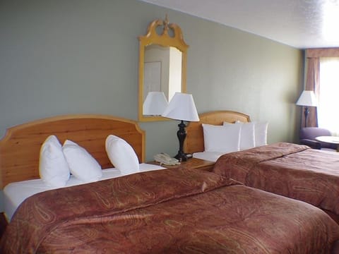 Two Queen Bed Motel Unit | Iron/ironing board, free WiFi, bed sheets, alarm clocks
