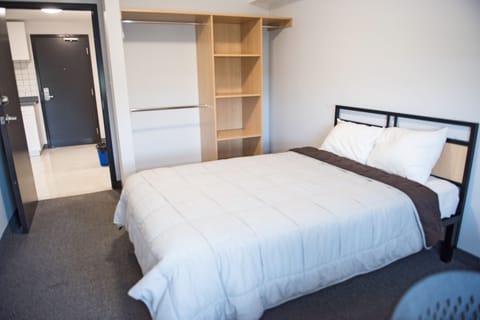 2 Bedroom Suite | 2 bedrooms, desk, free WiFi