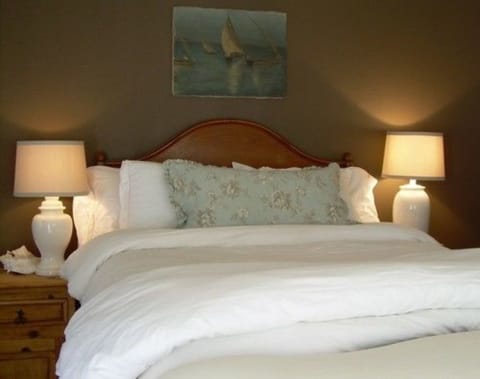 Standard Queen Guest Room | Individually decorated, free WiFi