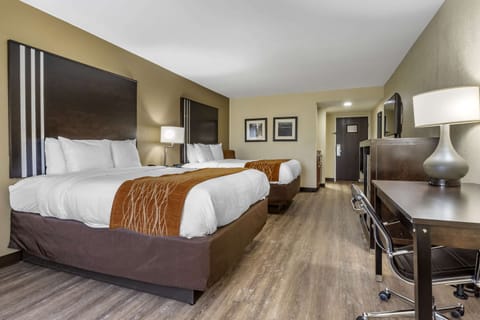 Family Suite, 2 Queen Beds (2nd Floor) | Premium bedding, memory foam beds, in-room safe, desk