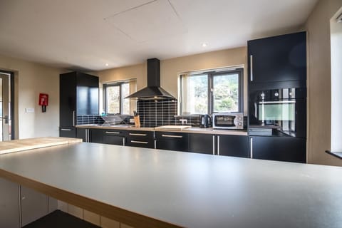 Rock Cottage - 3 Bedroom Holiday Home - Fishguard (1417)