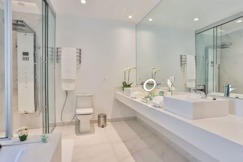 Suite (Principesca) | Bathroom | Designer toiletries, hair dryer, bathrobes, slippers