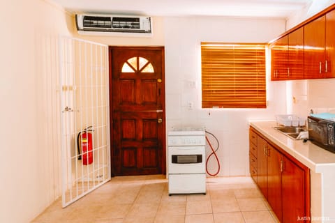 Basic Apartment, 1 Bedroom, Accessible | Private kitchen | Fridge, microwave, stovetop, coffee/tea maker