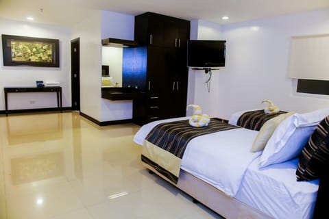 Skylight Presidential Suite  | Iron/ironing board, free WiFi, bed sheets