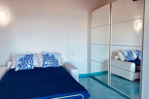 Honeymoon Studio, Sea View (Dependance Castiglione With Pool And) | Free WiFi, bed sheets