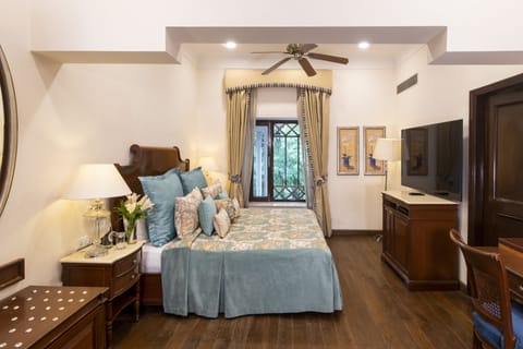 Room (Claridges) | Premium bedding, minibar, in-room safe, desk