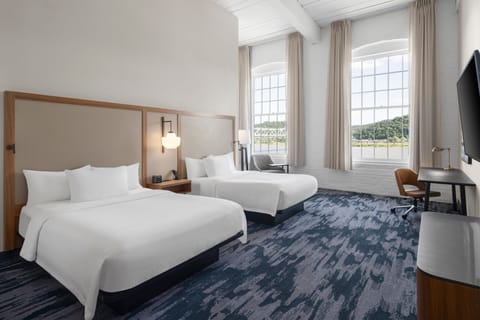 Down comforters, desk, laptop workspace, blackout drapes