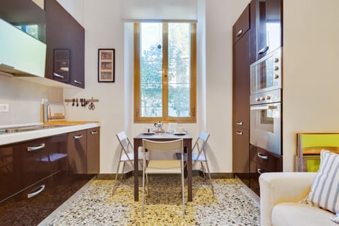 Apartment, 1 Bedroom | Private kitchen | Fridge, microwave, oven, stovetop