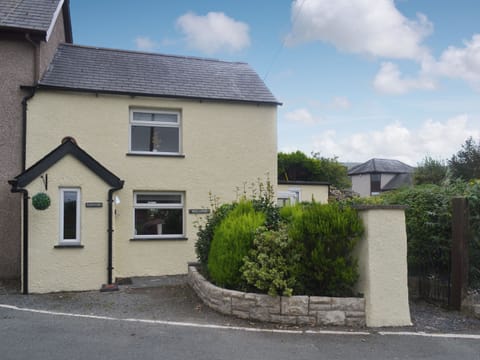 Exterior | Pen Parc, Bryncrug, near Tywyn