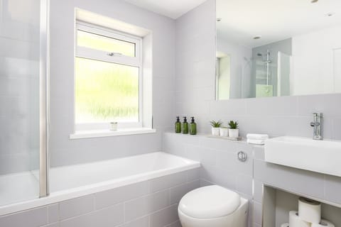 Comfort House, Private Bathroom, Garden View | Bathroom