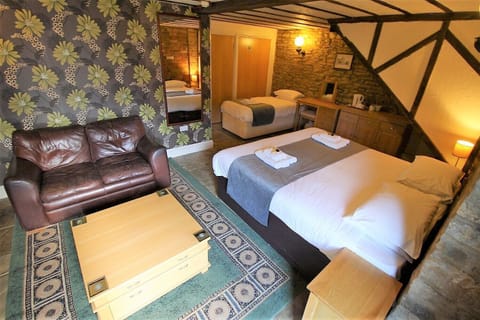 Deluxe Triple Room, Ensuite | Free WiFi