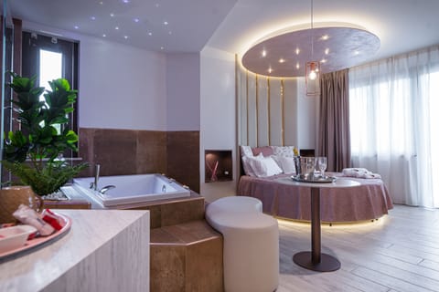 Deluxe Room | Premium bedding, individually decorated, individually furnished, desk