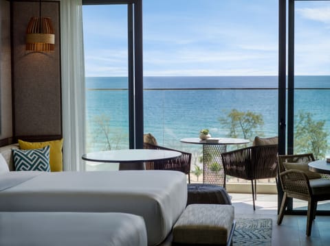 2 Double Premium Oceanfront | Premium bedding, memory foam beds, minibar, individually decorated