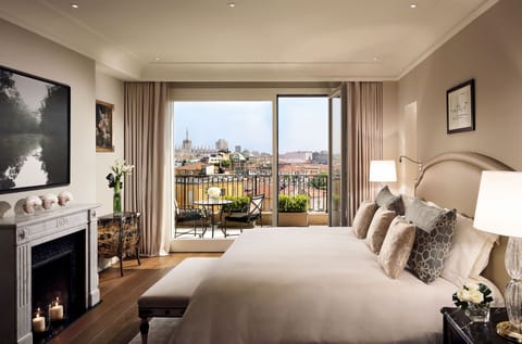 Suite (Imperial) | Premium bedding, down comforters, minibar, in-room safe