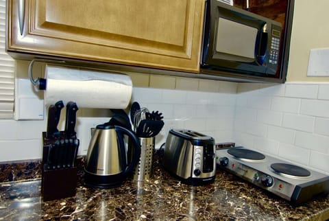 All necessary kitchen appliances