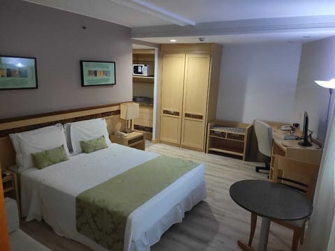 Deluxe Room | Minibar, iron/ironing board, free WiFi