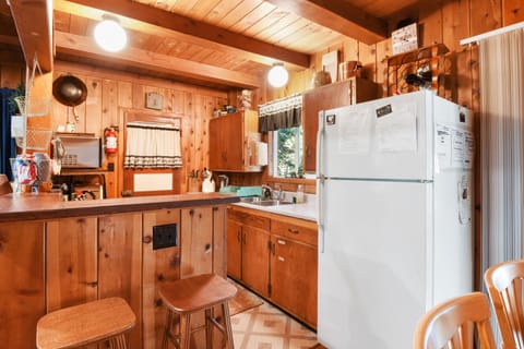 House, Multiple Beds (Chambers Landing Chalet) | Private kitchen | Fridge, microwave, oven, stovetop