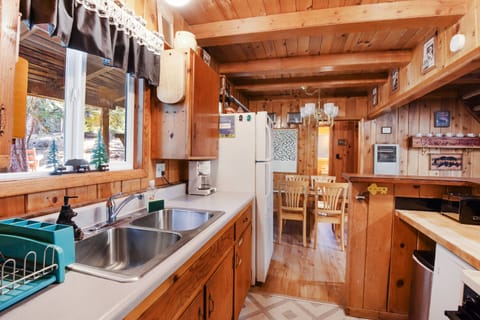 House, Multiple Beds (Chambers Landing Chalet) | Private kitchen | Fridge, microwave, oven, stovetop