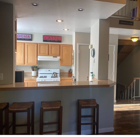 Condo, Multiple Beds, Balcony | Private kitchen | Fridge, microwave, oven, stovetop