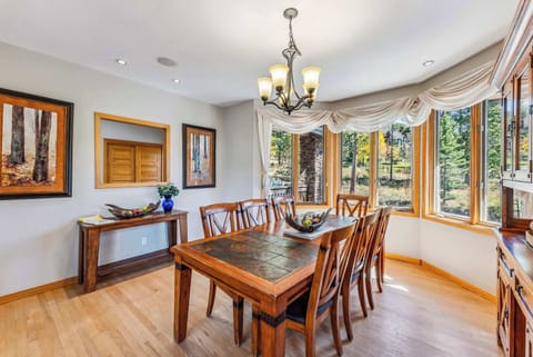 Dining Room: 8-person dining table