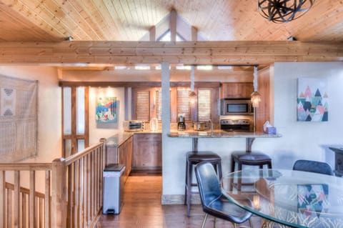 Townhome, Multiple Beds, Patio, Mountain View (Crystal Shores Villa) | Dining