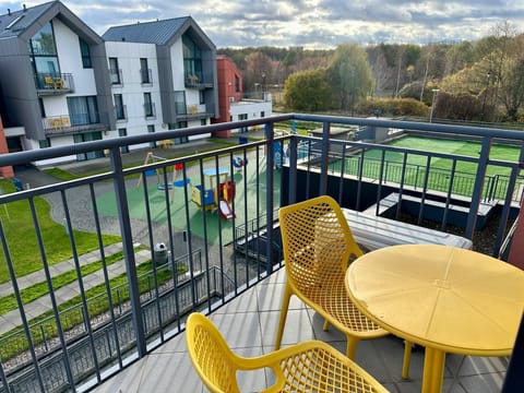 Standard Room, 2 Twin Beds, Kitchenette | Balcony view