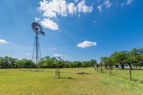 House, 2 Bedrooms | Property grounds