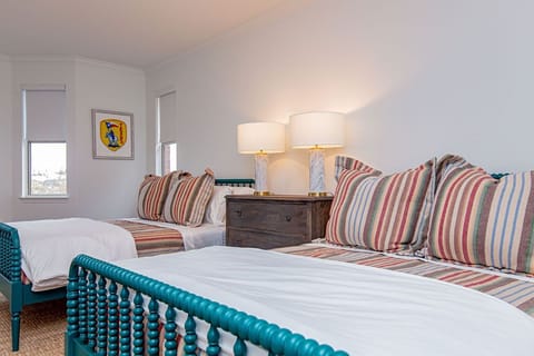 Four Queens Bedroom - Walker Luxury Vacation Rentals