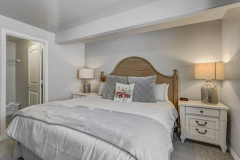 Bedroom 3 with King Bed