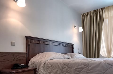 Double or Twin Room | Minibar, free WiFi, bed sheets